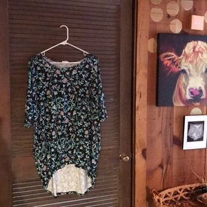 LulaRoe Irma patterned shirt. Size medium.